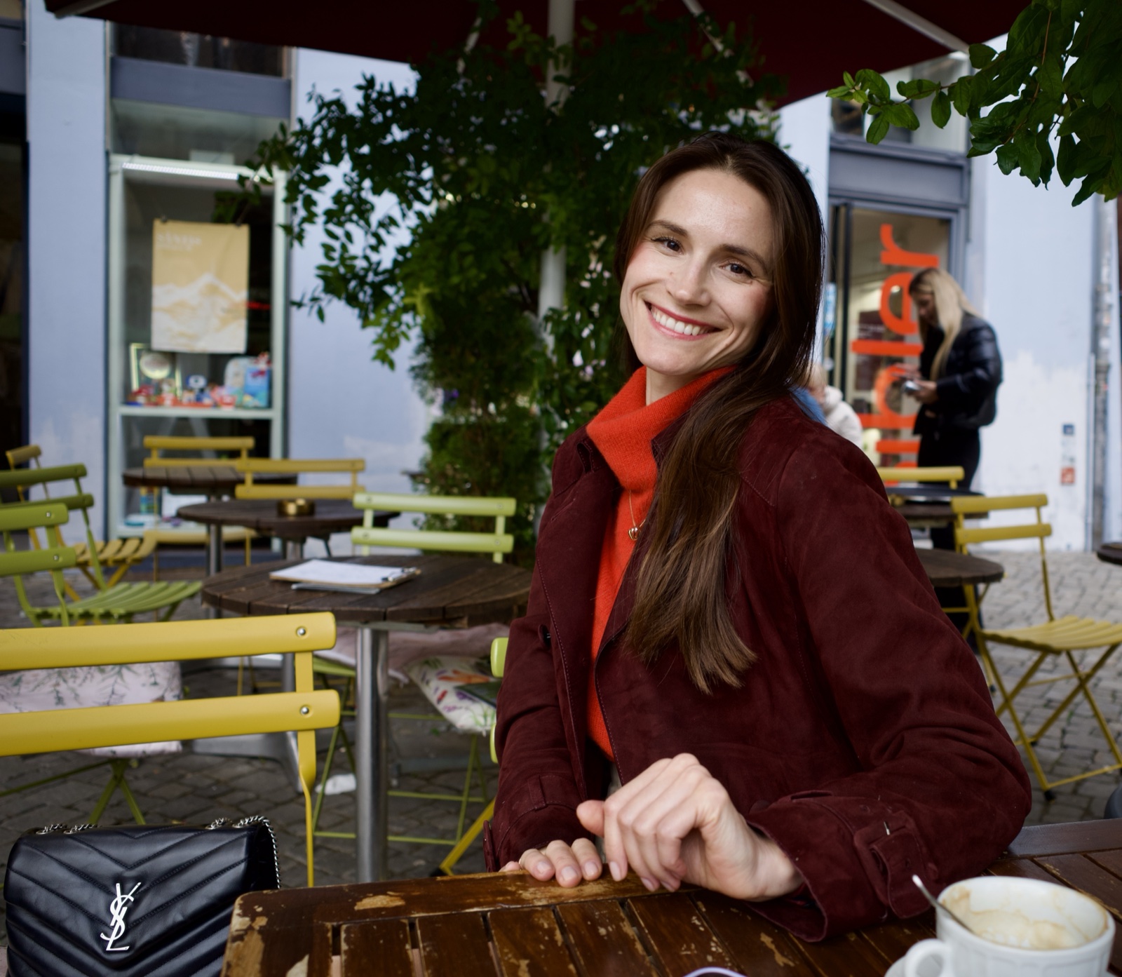 Artisanal Café & Espresso Moment